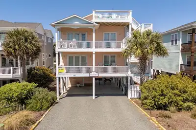 Image de Hobbs Realty - “Feelin' Nauti” | Pet-Friendly Gem Near Dining, Shops & Fishing