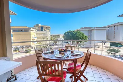 Confortable appartement pour 5 personnes avec Wifi, climatisation et balcon