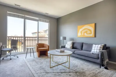 Image de Premium Santana Row 2br Townhouse w/ Pool, nr highways, by Blueground
