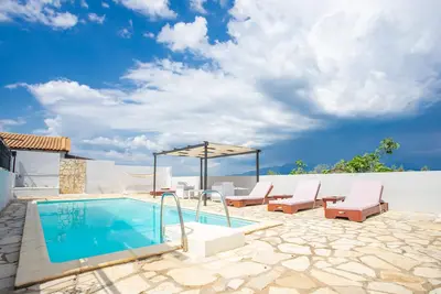 Image de Traditional Stone Built Villas Dimitris Meganissi