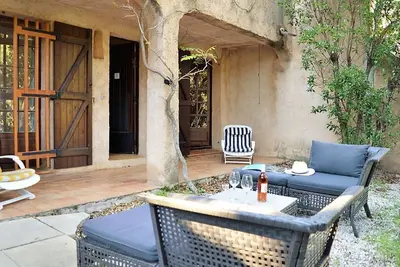 Image de Maison Méditerranéenne 3 Pièces avec Jardin, Proche Plage – 6 Couchages, Bbq, Garage, Terrasse