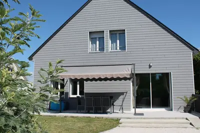 Image de Maison familiale près de la plage, terrain clos, équipements enfants, internet, garage, parking
