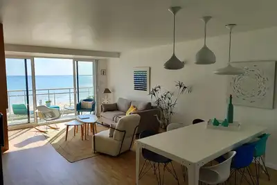 Image de Superbe appartement moderne face mer - Wifi gratuite - Proche commerces et plage
