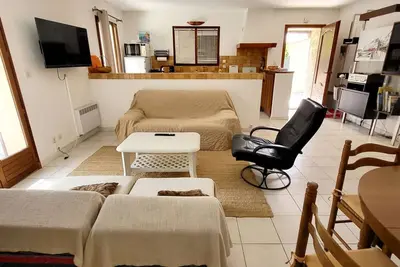 Image de Villa T4 climatisée, rez-de-jardin, parking privé, proche plage et commerces