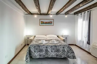 Image de The Venice Red Door Aparment