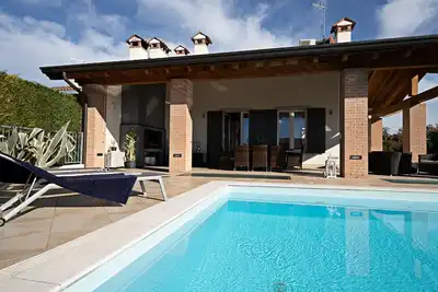 Image de Regarda - \"Villa Love\" with private pool and huge porch