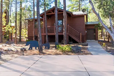 Image de Bear-A-Dise Cabin in Bison Ridge nr/Fool Hollow Lake, Hiking Trails & Golf!