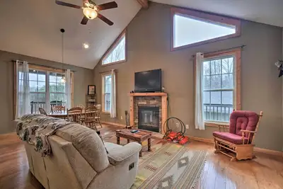 Image de Sevierville Cabin w/ Lake Views & Wraparound Porch