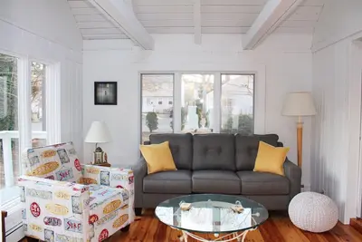 Image de Two Sisters' Cape Escape (Sunroom, Large deck, Ac, 1/2 mile to water)