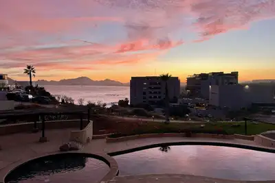 Image de Ocean Views, Paradise In A Condo, American Owned