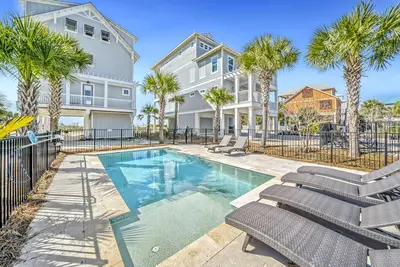 Image de St. Somewhere: Beachfront North Cape Home- Private Pool, 4 Designer Finishes!
