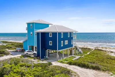 Image de Serenity Now: North Cape Beachfront Home, Pet Friendly, Sleeps 10!