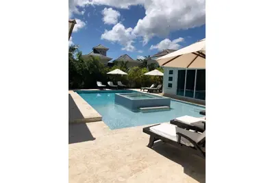 Image de Elegant Villa with Private Pool. Experience the Lifestyle!
