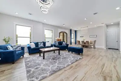 Image de Veniz by Hobby Airport minimum 31 days stay