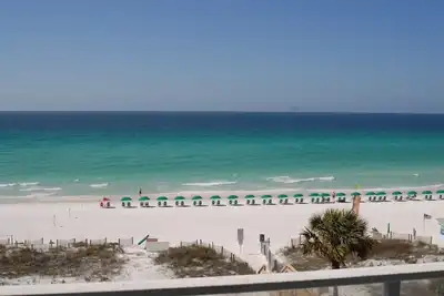 Image de Stunning Beachfront Condo With Great Balcony View In The Heart Of Destin