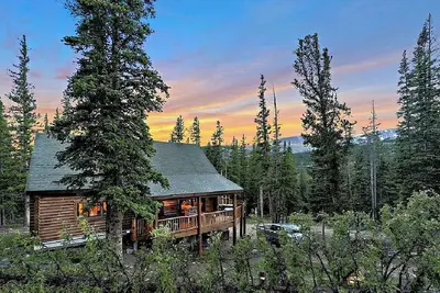 Image de Log Cabin Retreat w/ Hot Tub & Mountain Views - Close to Breckenridge