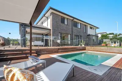 Image de Large Modern Luxury House Lennox with Heated Pool, Close to Shops, Beach & Byron