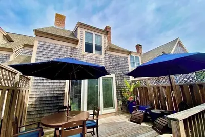 Image de Summer gem located steps from Saquatucket Harbor + Nantucket sound.
