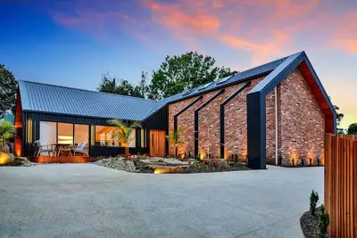 Image de Luxe - Nestled in the hills of West Launceston