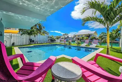 Image de Reef Retreat 2 bed 2 bath w/private pool plus Caba
