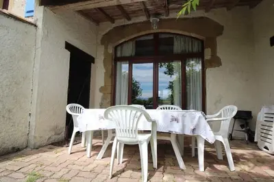 Image de Gîte Lavande : ferme rénovée avec piscine et vue panoramique sur les Pyrénées