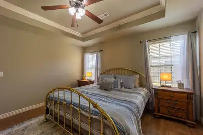 Image de Exceptional 10/10 Rated Pea Ridge Retreat with Jetted Tub, Near Crystal Bridges!