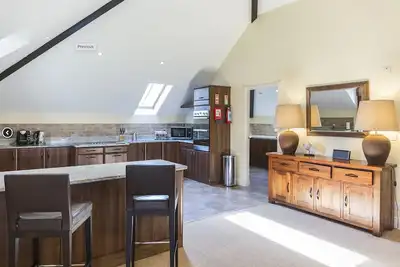 Image de Large detached Cottage on Loch Lomond with spa