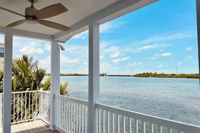 Image de The oasis-waterfront house