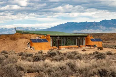 Image de Stargazing Earthship Retreat in Taos with Outdoor Fire Pit - sleeps 6!