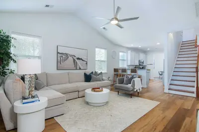 Image de The Jade / Park Circle, Mins to Dwtn and Beaches