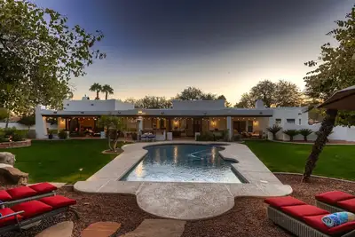 Image de Fabulous Vacation Oasis, with an amazing pool, spa and a grand backyard to play!