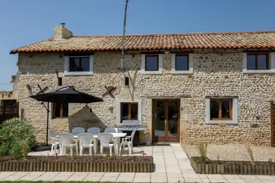 Image de Le Noyer - Gites de Chaignepain (Sleeps 8)