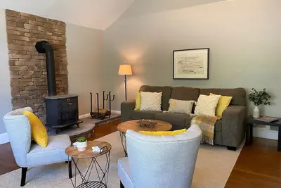 Image de Beautiful 2 Br home, quiet, minutes from downtown