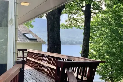 Image de Lakefront house #4 near village - perfect for a couples getaway!