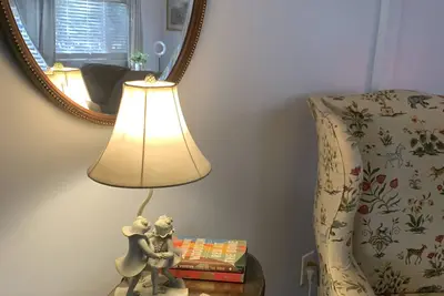 Image de Guest House at Shepard Park - Park setting on private grounds