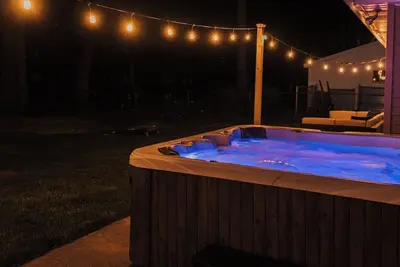 Image de Beach St Escape-Hot tub-5min Walk to the Beach