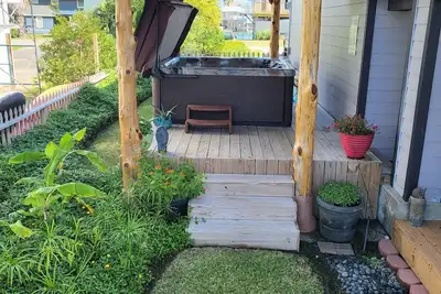 Image de Canal home - Hot tub, Fish light, Kayaks, Paddle board & close to the Beach