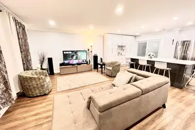 Image de Luxurious and Comfortable Home