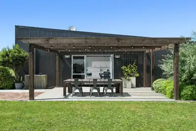 Image de Modern comfort and rustic charm in rural Manawatu