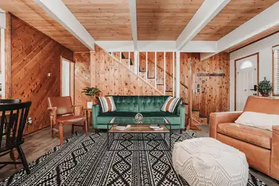 Sagewood Cabin 2bed\/1. 5bath- 1 block from the National forest
