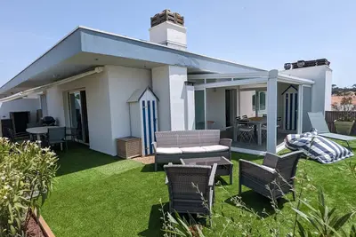 Image de Apartment with sea view located in the center