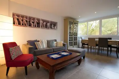 Image de Appartement T3 à Balaruc-les-Bains – 2 Chambres, Clim, WiFi, Parking, Proche Thermes, Classé 4*