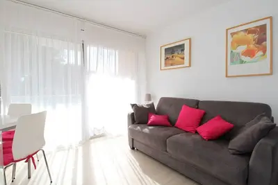 Image de Studio Cosy avec Terrasse, Clim, WiFi et Parking, Proche Centre et Plage