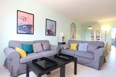 Image de Appartement 3 pièces moderne à Balaruc-les-Bains avec garage privé, internet et équipements complets