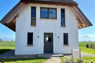 Image de Dream thatched house with water view - 3 bedrooms - 10 min. walk to the beach