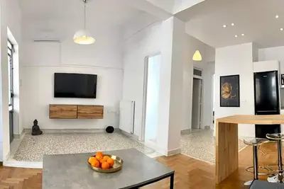 Image de Enjoy a 3br stylish maisonette next to the city Center!