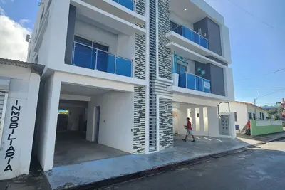 Image de 3 bd condo with rooftop across the street from beach!
