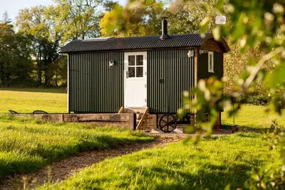 Image de Luxurious shepherd's hut with star gazing skylight, secluded countryside location with fantastic views