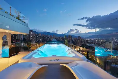Image de ¡Medellín Ph, 3Br, 2 terraces, pool, jacuzzi, 300mb! Wake 1516