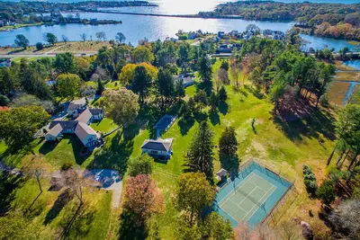 Image de Stunning Estate - Winter\/Spring rental- 4 bedrooms - sleeps 10